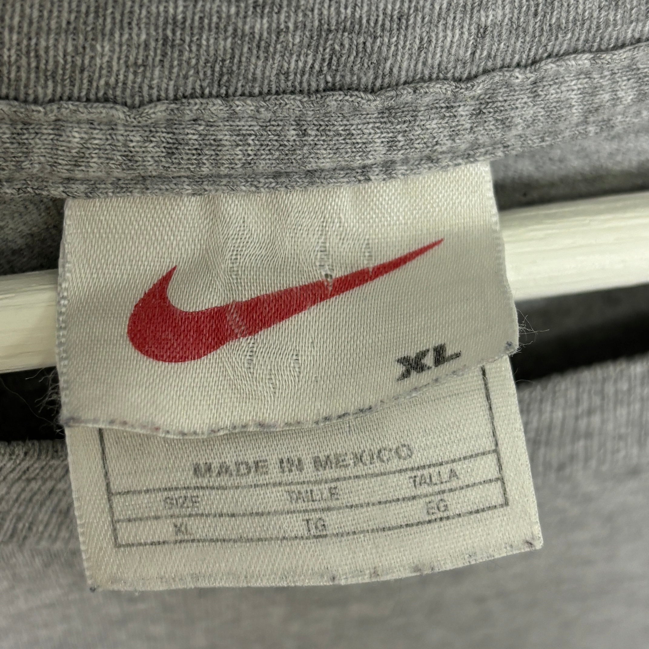 90s NIKE Athletics Graphic T-Shirt Gray Tee