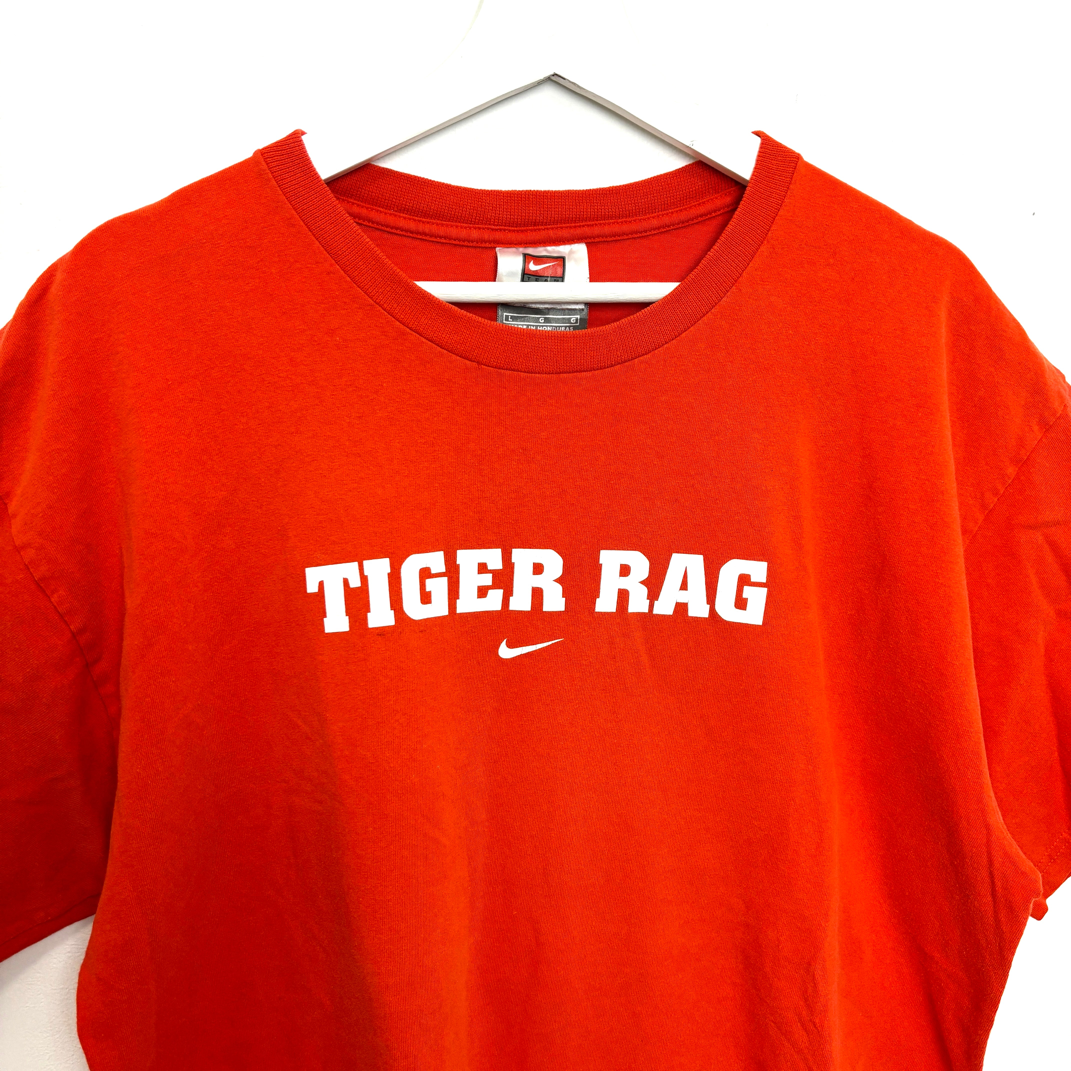 90s NIKE Tiger Rag Logo Design T-Shirt red Tee